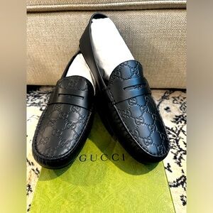 NWT - Men’s Gucci Black Leather GG Signature Driving Moccasin